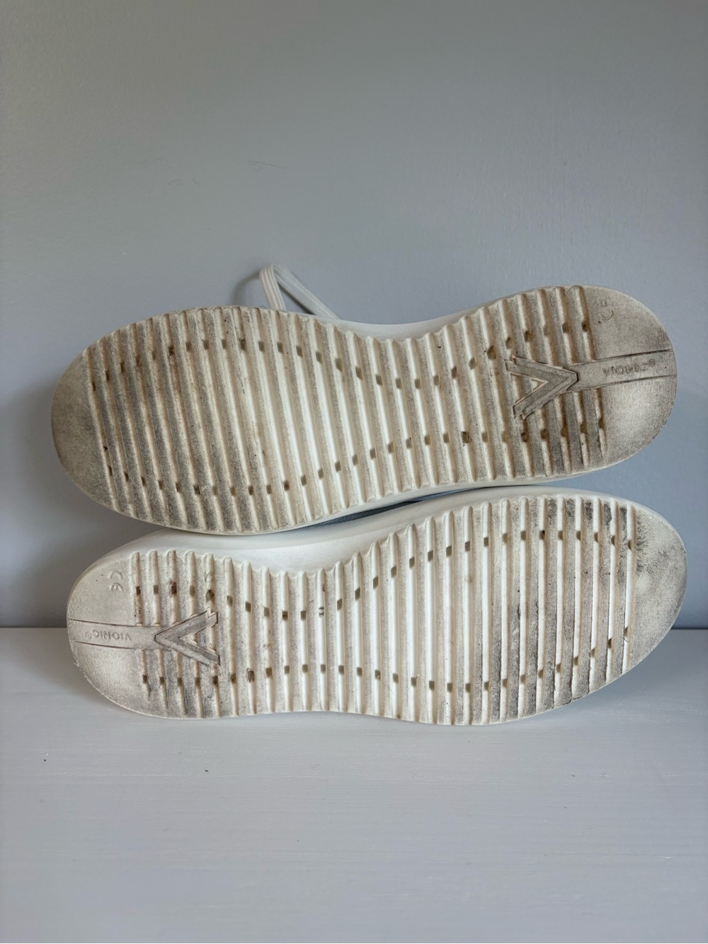 Vionic Kearny White Leather Platform Sneakers Orthotic Support Size 9 - Picture 3 of 9